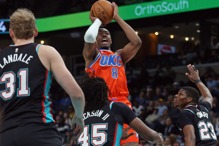 双威廉斯率残阵雷霆展现韧性 落后21分惊天逆转灰熊