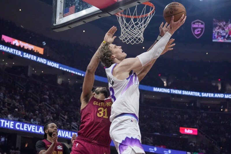 狂输黄蜂55分后反弹 爵士客场扳倒骑士