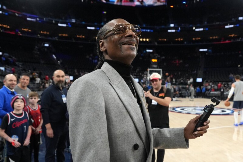 勇士主帅怒喷裁判遭驱逐！ 史努比狗狗戏谑转播好兴奋