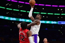 艾顿化身「神盾」狂飙完美数据 创湖人队史第一人纪录