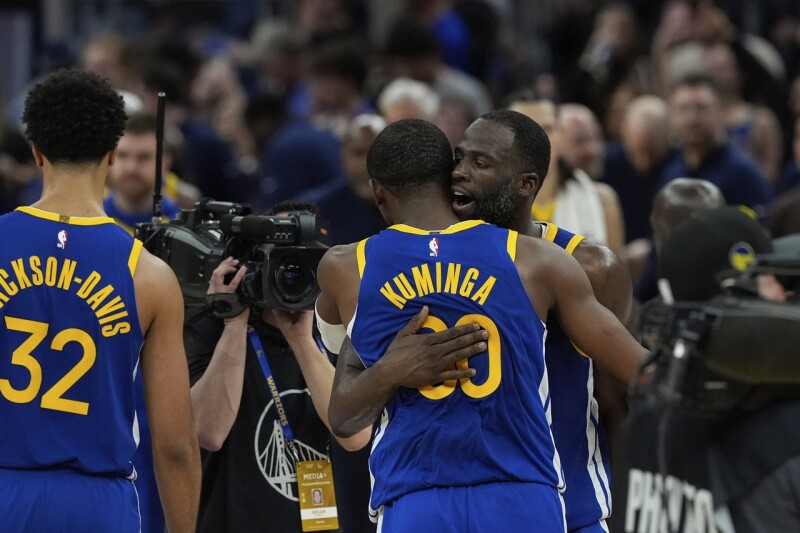 不抱怨反安抚队友！格林透露库明加板凳席「暖心瞬间」