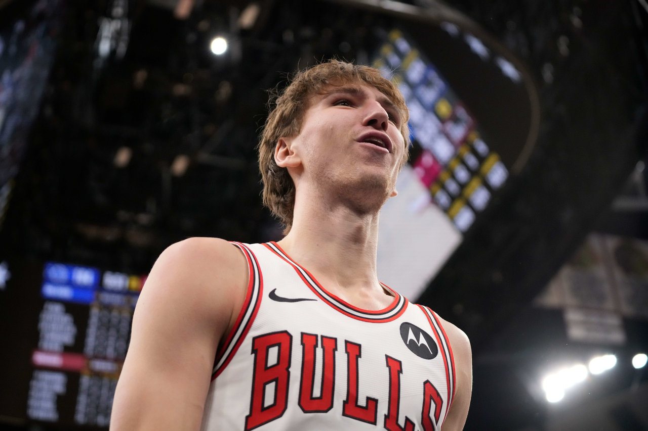 年度灌篮候选诞生！总教练期望布泽利斯成为「影响胜负的人」