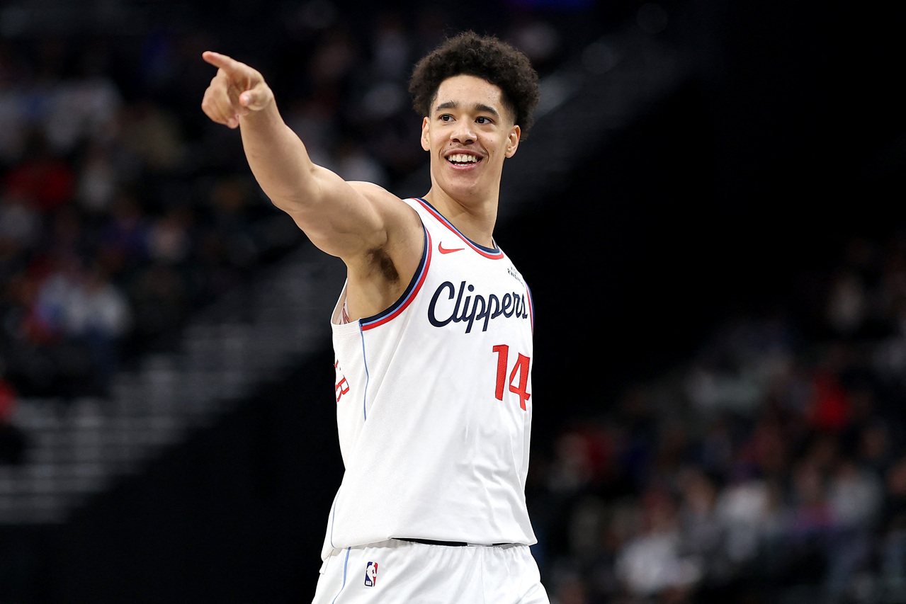 哈登养出卡佩拉2.0？ 瑞士中锋崛起传快船打算当买家