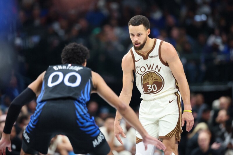 库里8记三分球38分白忙一场 勇士伤库明加不敌独行侠