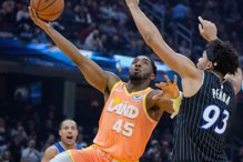 班凯罗平魔兽、一分钱纪录 骑士米契尔狂飙...