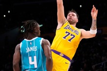 唐西奇砍39分、板凳仅9分 湖人被黄蜂小鲍尔三分射烂