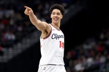 哈登养出卡佩拉2.0？ 瑞士中锋崛起传快船打算当买家