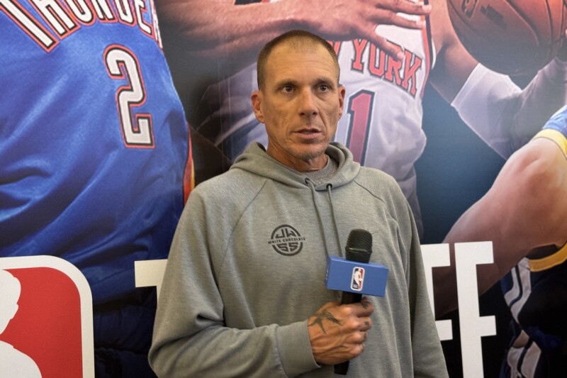 新秀球衣438万售出 「白色巧克力」：谁花那么多钱买我破球衣