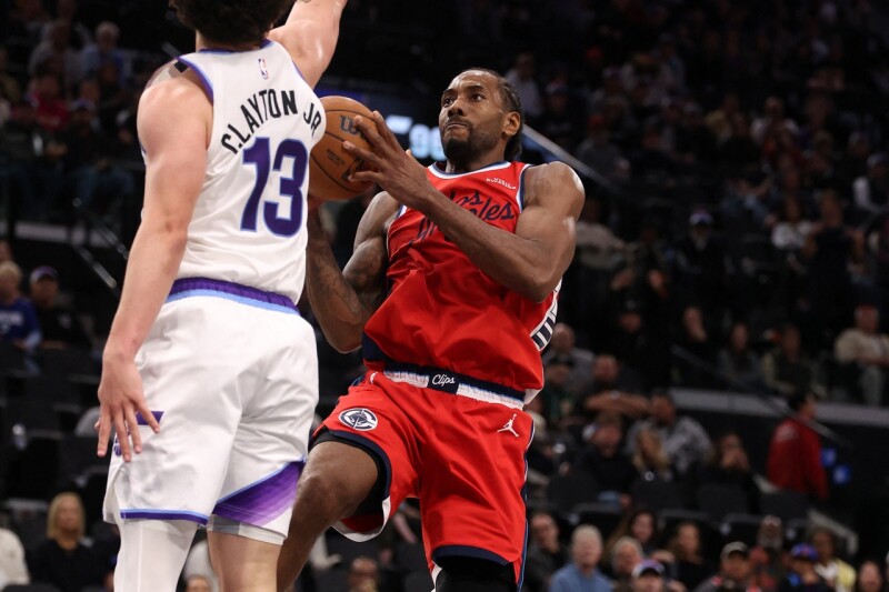 雷纳德近5战超狂数据比肩Kobe 快船主帅：又救了我们一次