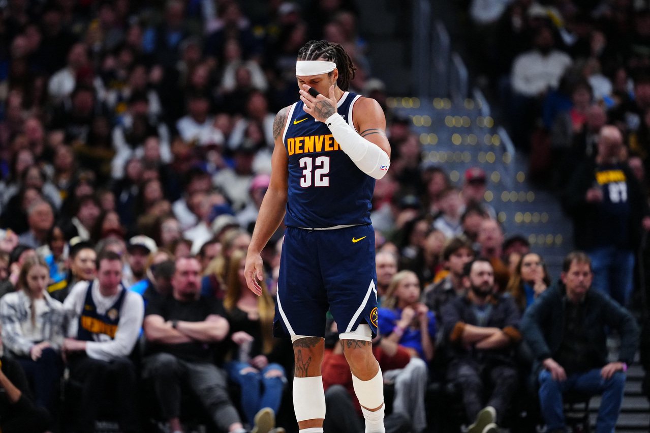 打到脸帮对手进球！掘金葛登自嘲将登上「侠客乌龙球」