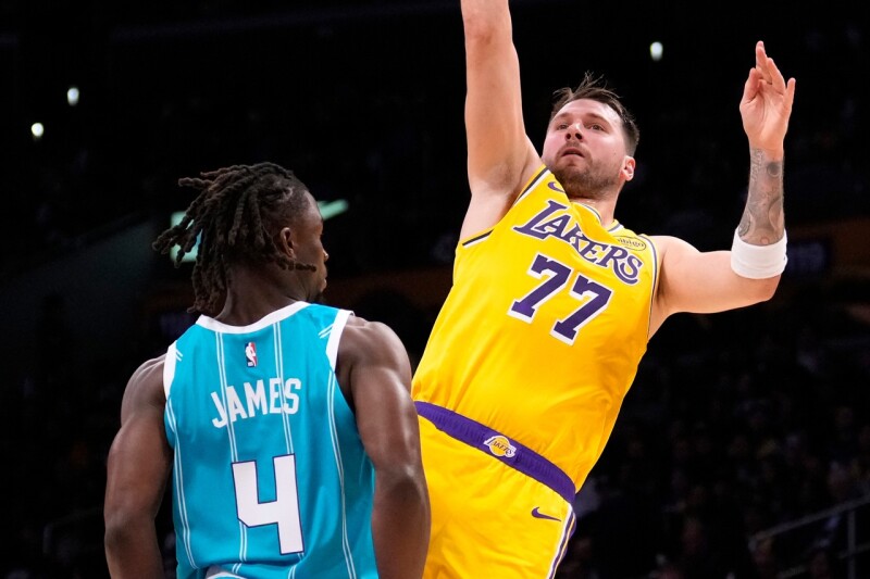 唐西奇砍39分、板凳仅9分 湖人被黄蜂小鲍尔三分射烂