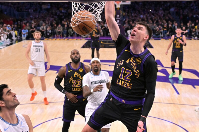 湖人奇兵半场飙18分 双星合砍65分末节摆脱灰熊