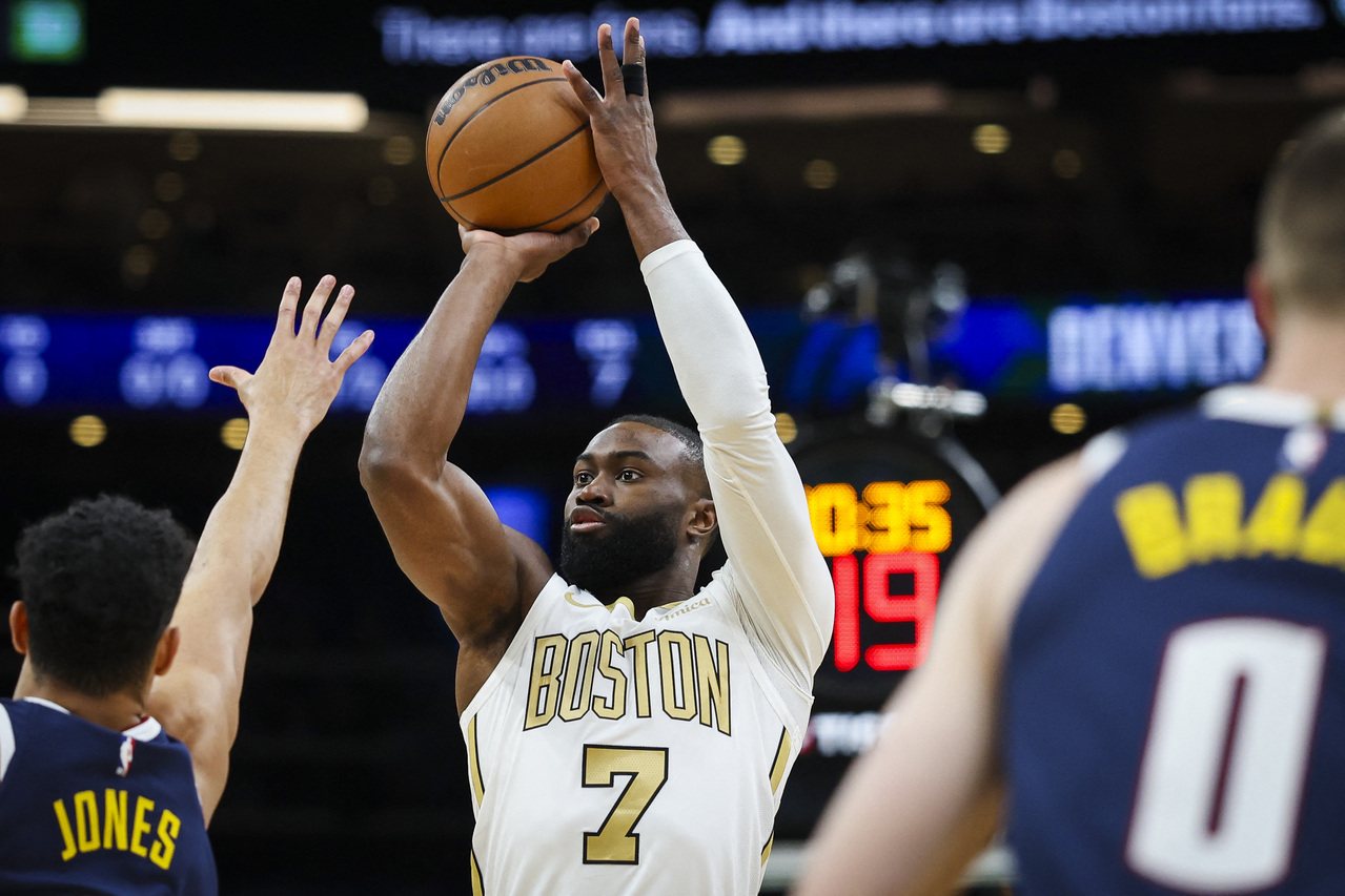 布朗称没得到足够罚球机会 直言吹判影响专注力