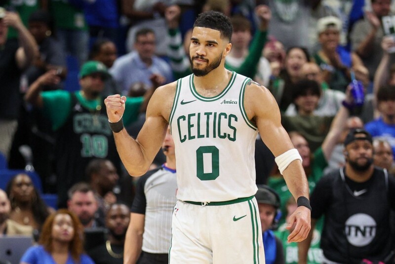 史上最年轻1500颗三分的男人！湖人金童再添新纪录