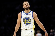 库里轰26分提前离场 勇士客场发威赏森林... 库里轰26分提前离场 勇士客场发威赏森林...