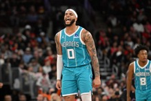 黄蜂二当家成多支球队疯抢目标 本人亲自回... 黄蜂二当家成多支球队疯抢目标 本人亲自回...