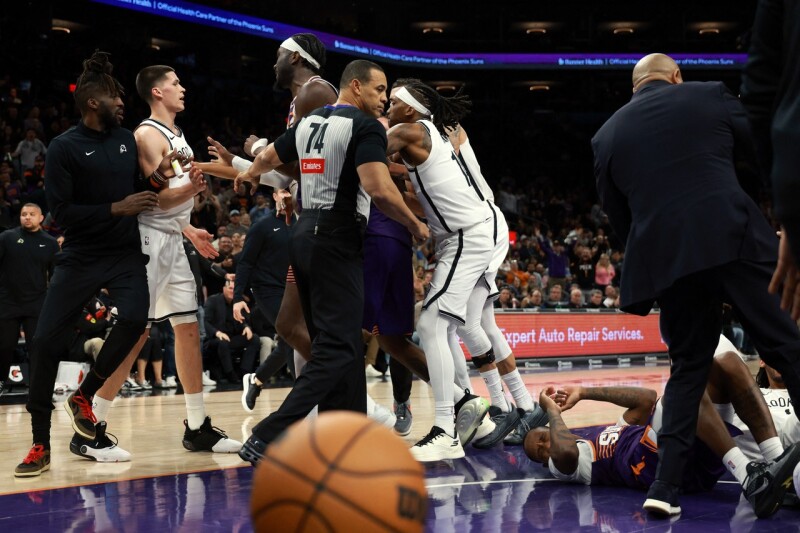 末节「大场面」5人吞T！太阳3主力缺阵仍险胜篮网