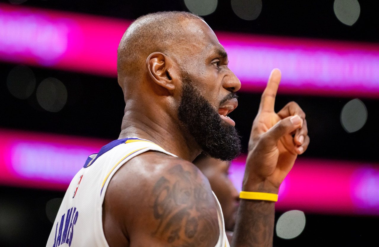 詹皇纪录之夜！挤下好兄弟保罗 荣登历史总助攻榜第二