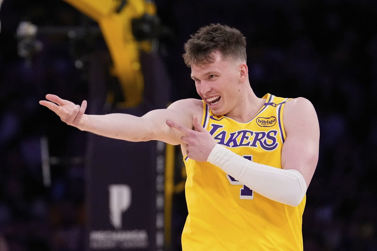 传湖人小将肯奈特喊「卖我」 骑士有意用杭特交易