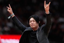 MLB/今井达也偕爱妻现身火箭主场 迅速掳获休士顿球迷心 MLB/今井达也偕爱妻现身火箭主场 迅速掳获休士顿球迷心