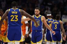 勇士回神近11战7胜 格林曝改变：节奏不像以前快