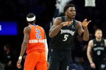 赏雷霆第11败无缘公牛72胜纪录 森林狼爱德华：意义非凡