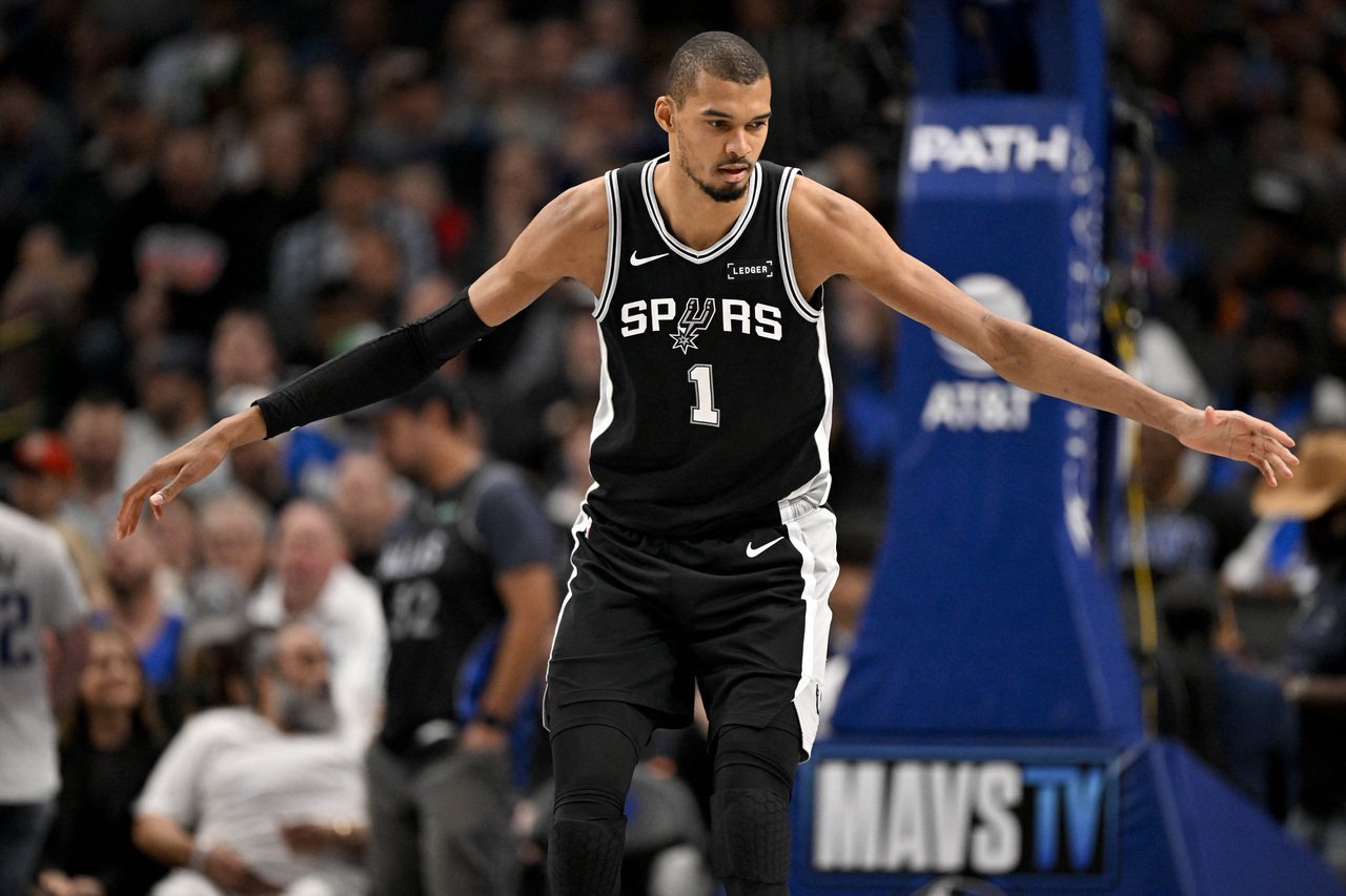 「巅峰时期的我」 柏金斯自比温班亚玛引网友热议