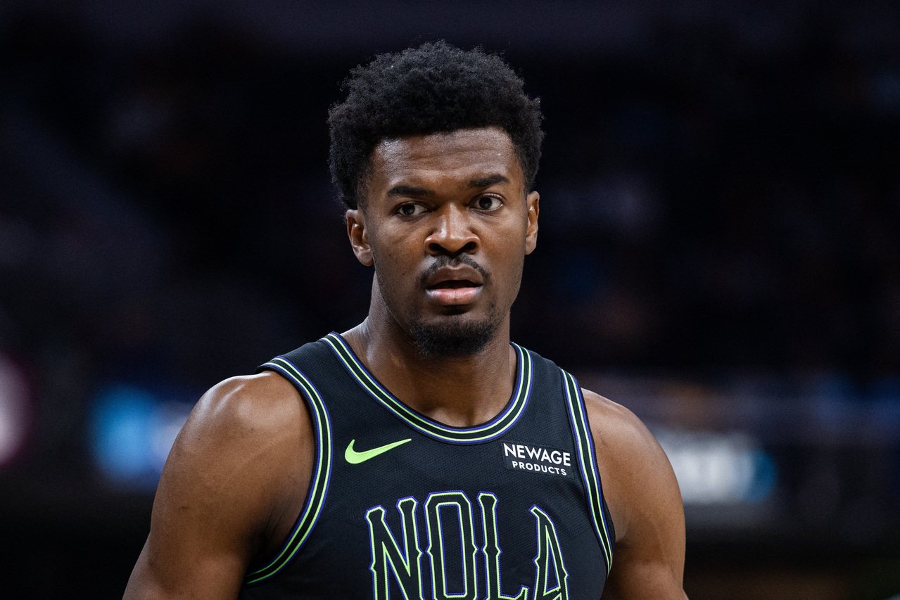 猛龙闹中锋荒 欲网罗鹈鹕211CM长人却因这问题卡关