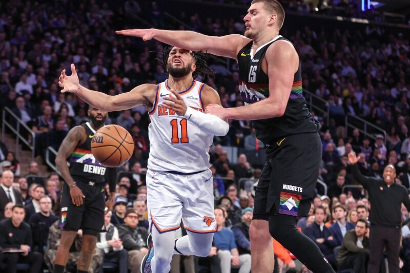 20次互换领先苦战击退约柯奇 布朗森：我们找到赢球方法