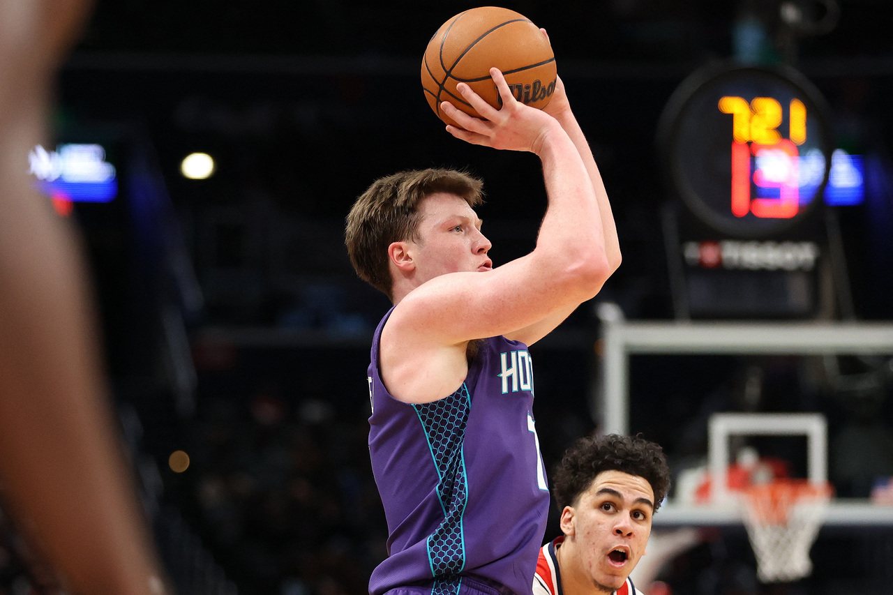 克努佩尔狂飙三分改写新人历史 逼近纪录直追联盟第一射手