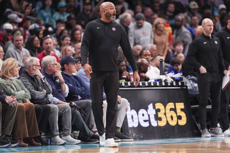 全武行力挺子弟兵 活塞主帅呛黄蜂：越界的不是我们