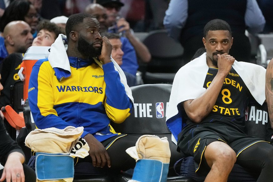 库里不在格林关键时刻坐冷板凳 勇士主帅曝「新阵容」