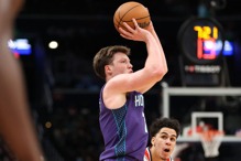 克努佩尔狂飙三分改写新人历史 逼近纪录直...