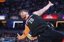 KD首度因伤缺阵 森根轰39分惊险退步行者