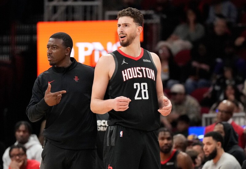 辱骂女裁判遭炎上 火箭中锋森根：道歉了对方也理解