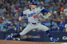 MLB／道奇强投篮球功力不输贝兹？飙进神奇「Logo Shot」宛如库里