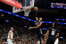 温班亚玛27分加关键攻防 马刺25分落后逆转快船近15战14胜