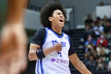 NCAA／贺博狂轰致胜一击 率哈佛男篮17分大逆转