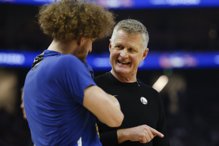 勇士主帅自嘲「哪个白痴怪理查德」网痛批：没看过骂波杰姆斯基