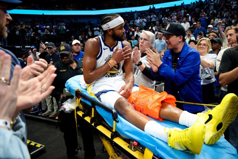 坦言穆迪左膝变形状况不太好 柯尔：那一幕让人痛心