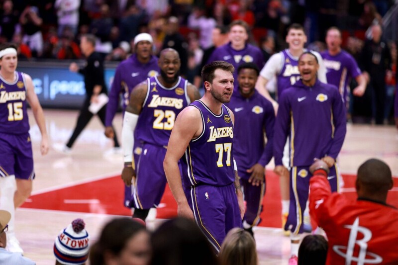 飙40分准大三元退火箭 唐西奇透露遭到场边球迷挑衅