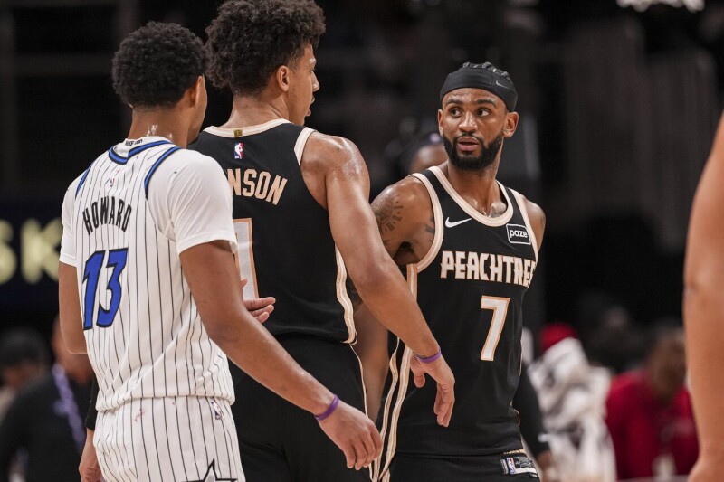 亚历山大-华克狂轰生涯新高41分 联手强森大三元老鹰豪取10连胜