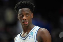 状元热门迪班萨破NCAA纪录 但「疯三」首战就被淘汰