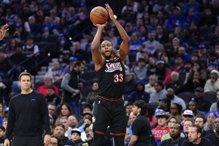 「人来疯」华克飙22分创赛季新高 助伤病76人险胜爵士