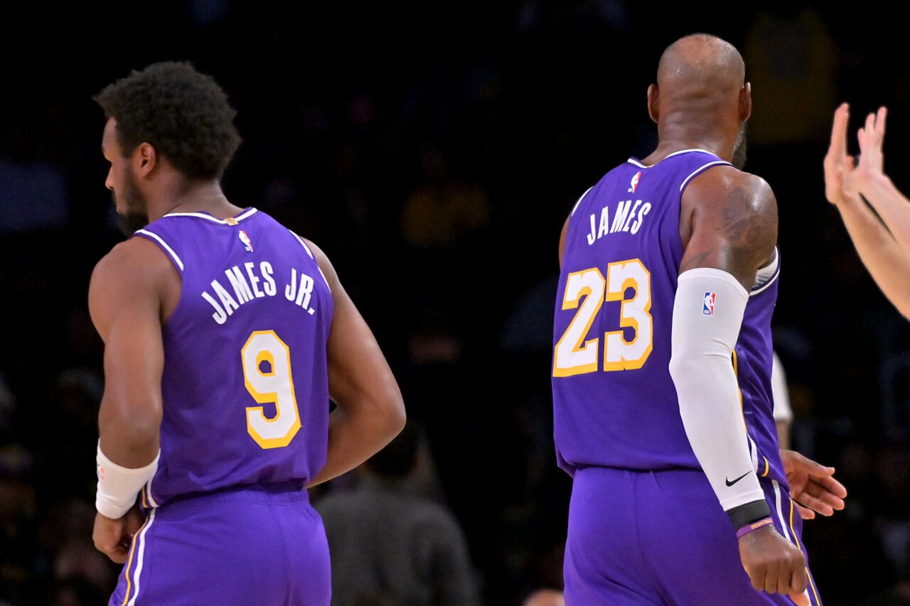 史上首见「父亲助攻儿子」布朗尼爆料上一次单挑赢詹皇