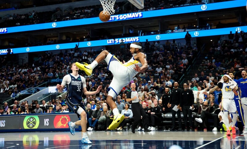 穆迪延长赛膝盖不自然扭曲 勇士险胜独行侠库里仍难掩沮丧