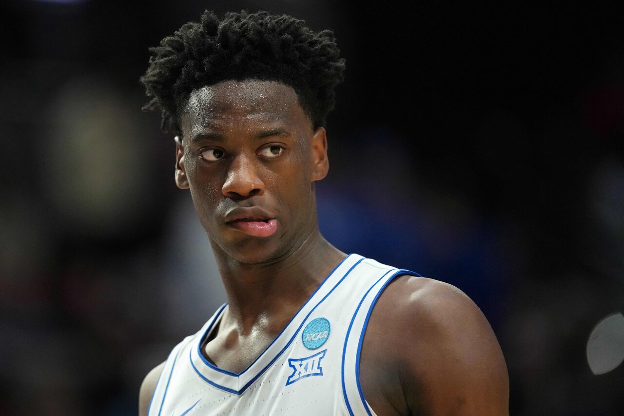 状元热门迪班萨破NCAA纪录 但「疯三」首战就被淘汰