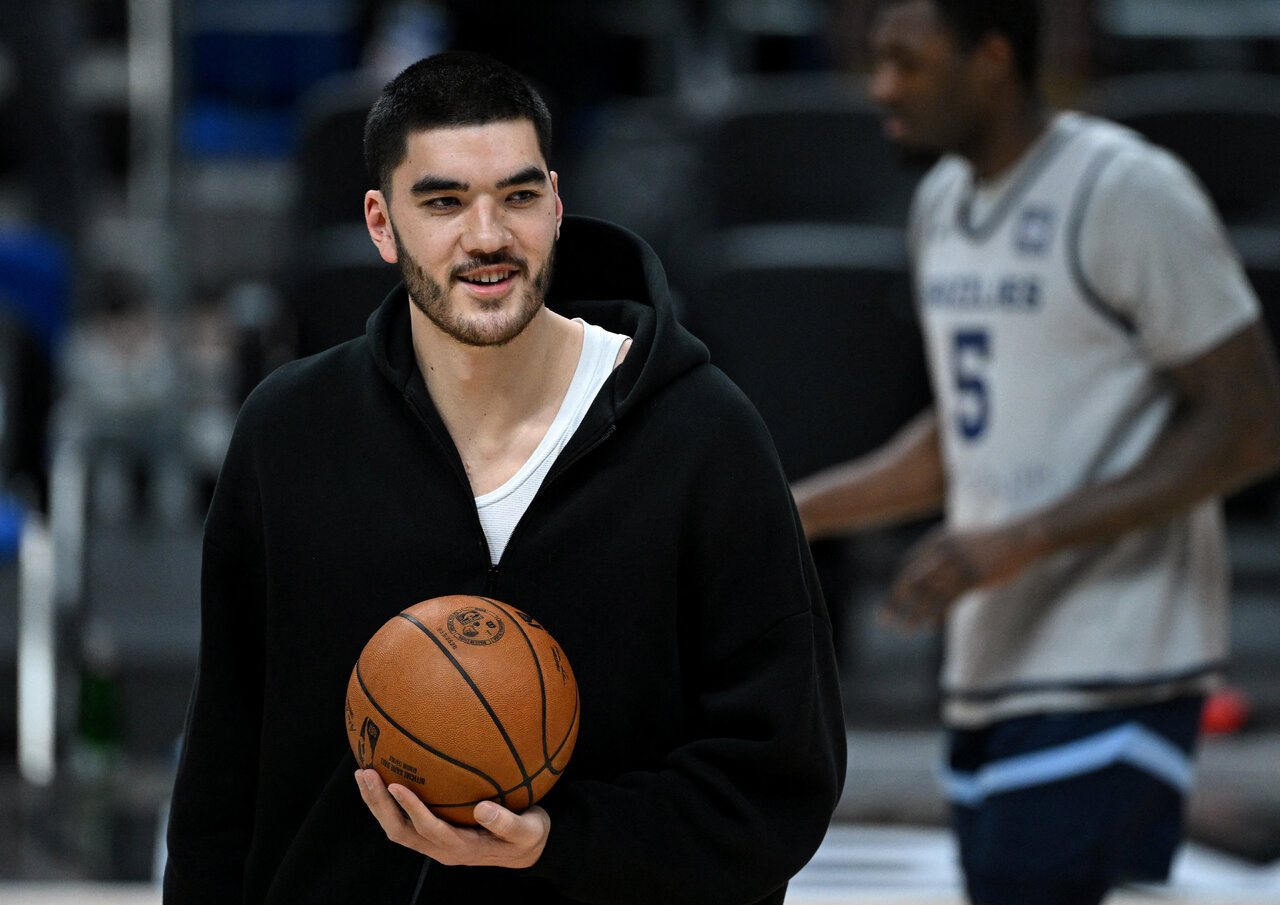 本季只打11场 灰熊「小姚明」脚踝又要动刀