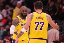 湖人末段强势杀爆火箭夺6连胜 唐西奇：压低失分防守出色