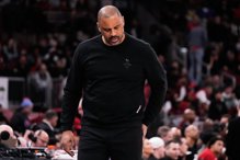 火箭进攻堪比马桶堵住！西蒙斯怒喷尤多卡「今年最糟执教」